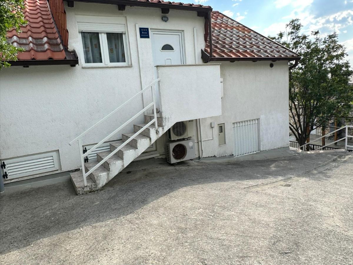Apartmani Karlobag Kültér fotó