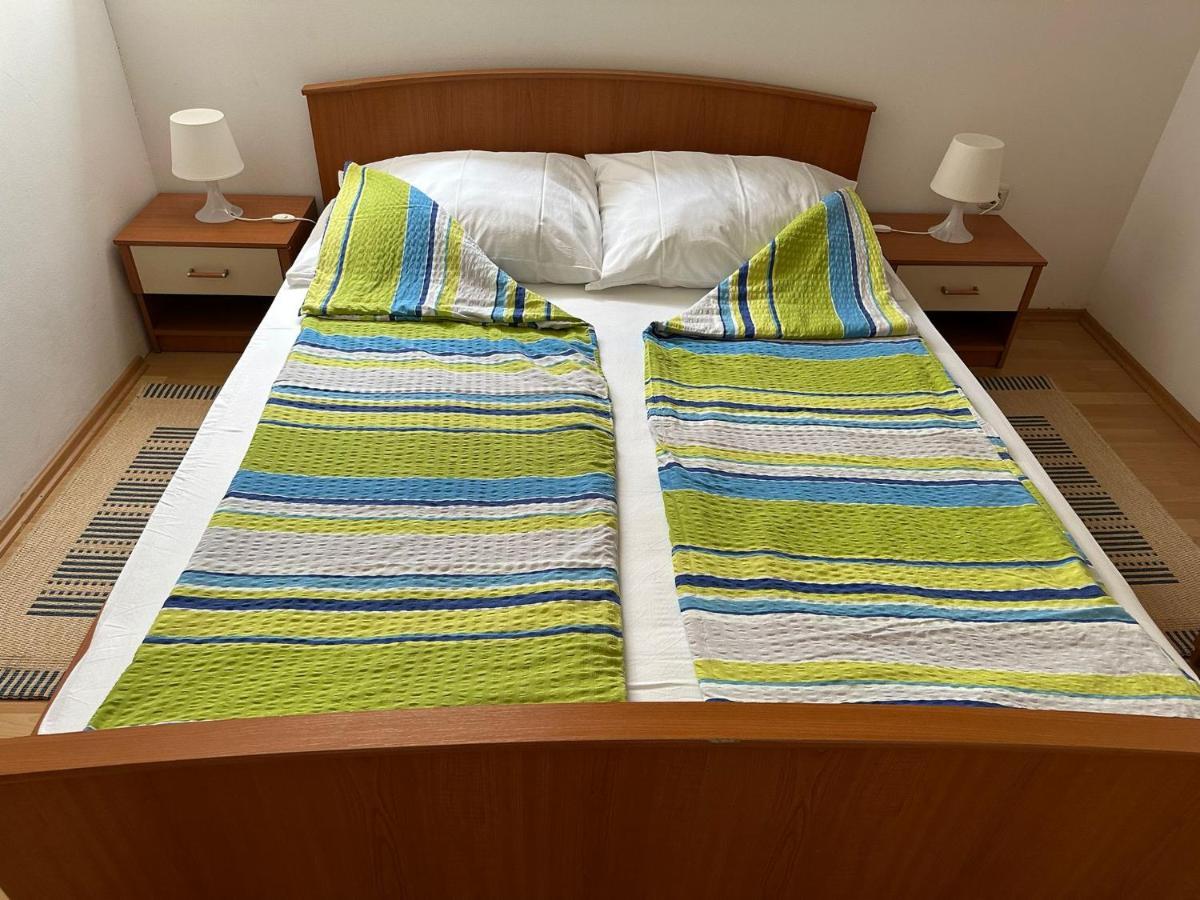 Apartmani Karlobag Kültér fotó
